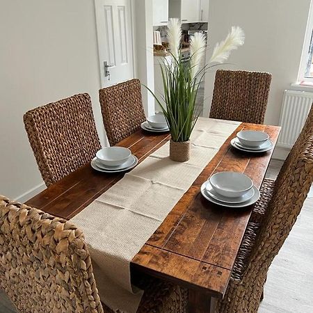 Rydal House 2 Bedroom House With Upstairs Bathroom Newton-le-Willows Extérieur photo