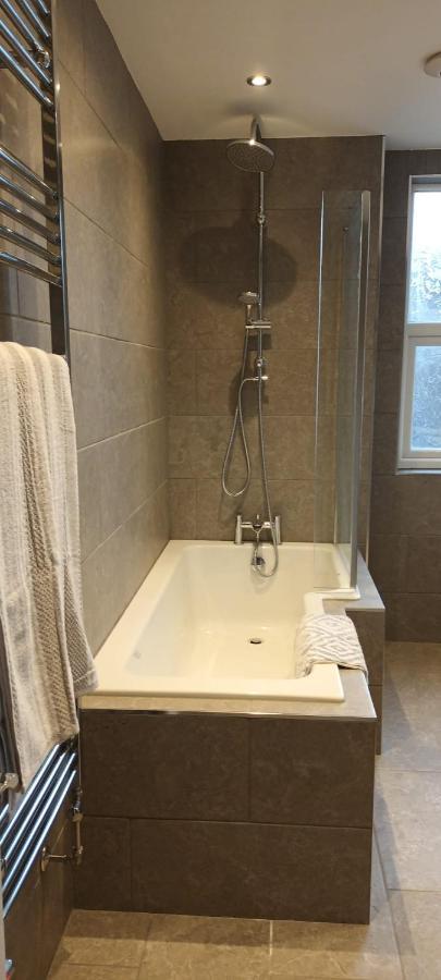 Rydal House 2 Bedroom House With Upstairs Bathroom Newton-le-Willows Extérieur photo