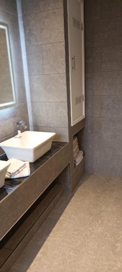 Rydal House 2 Bedroom House With Upstairs Bathroom Newton-le-Willows Extérieur photo