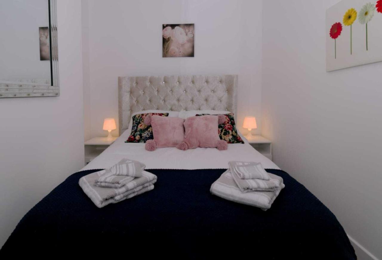 Rydal House 2 Bedroom House With Upstairs Bathroom Newton-le-Willows Extérieur photo