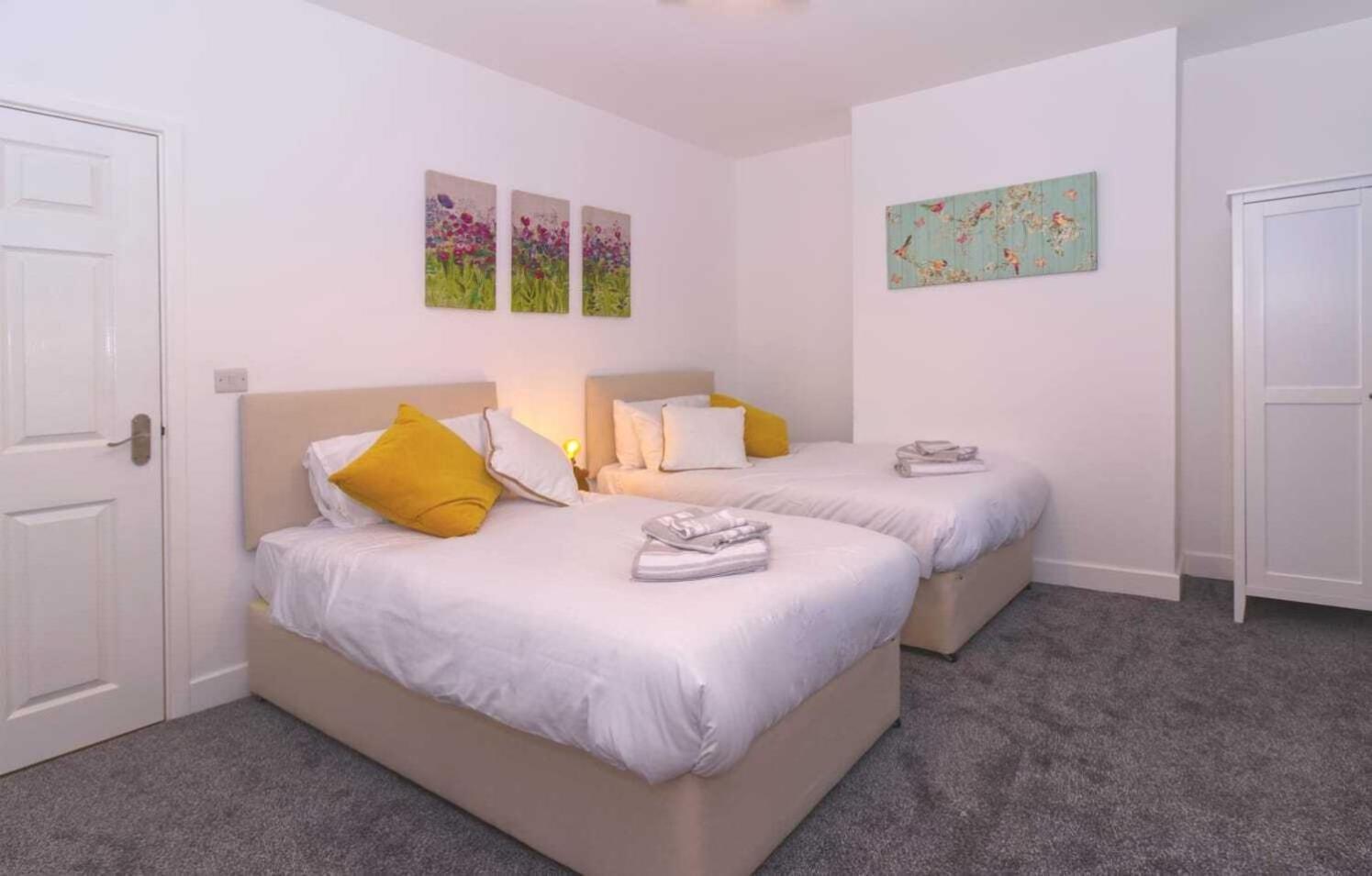 Rydal House 2 Bedroom House With Upstairs Bathroom Newton-le-Willows Chambre photo