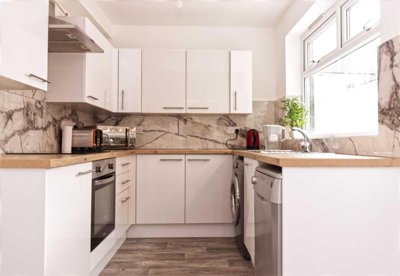 Rydal House 2 Bedroom House With Upstairs Bathroom Newton-le-Willows Chambre photo