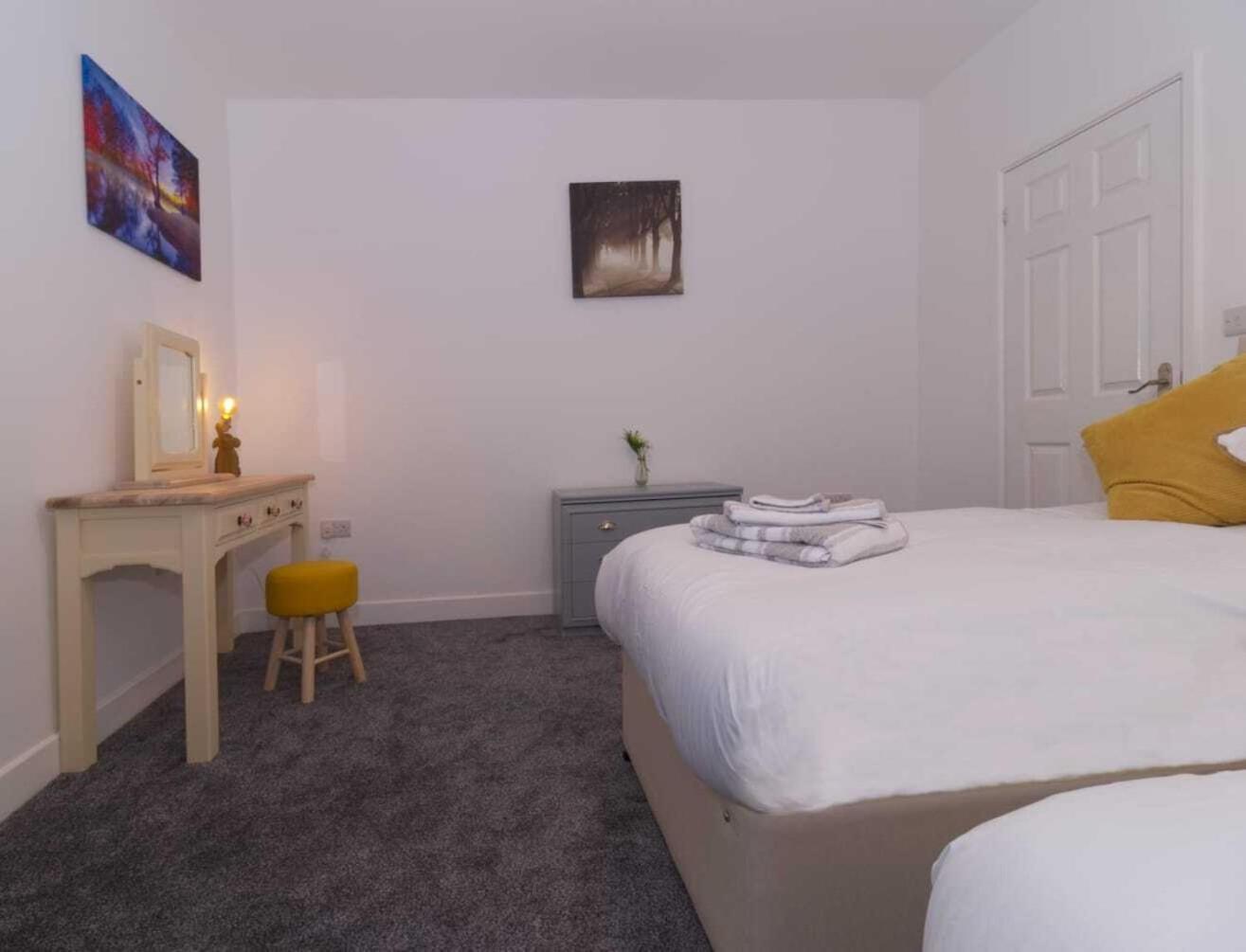 Rydal House 2 Bedroom House With Upstairs Bathroom Newton-le-Willows Chambre photo